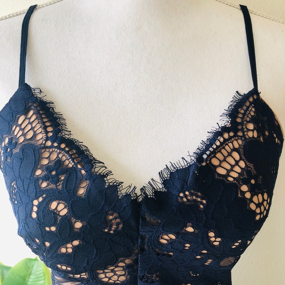 1 LEFT! Navy and Nude Homecoming Midi Dress - Picture 5 of 7